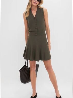 Tuckernuck HYACINTH HOUSE Olive Connie Knit Mini Skirt Large